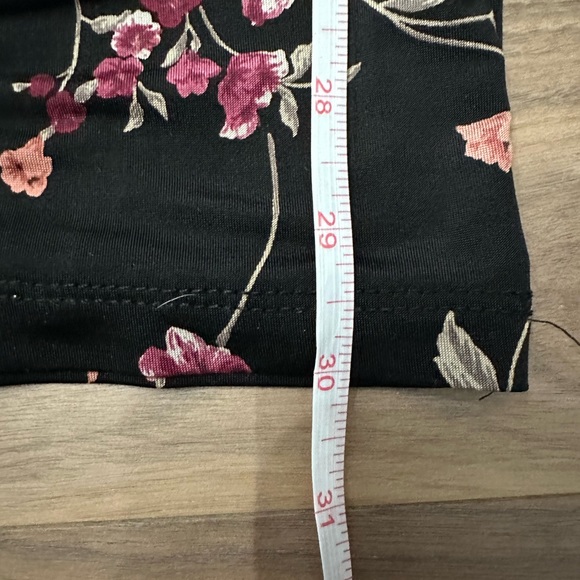 EUC XL Jumpsuit Black with floral print. - Picture 11 of 12